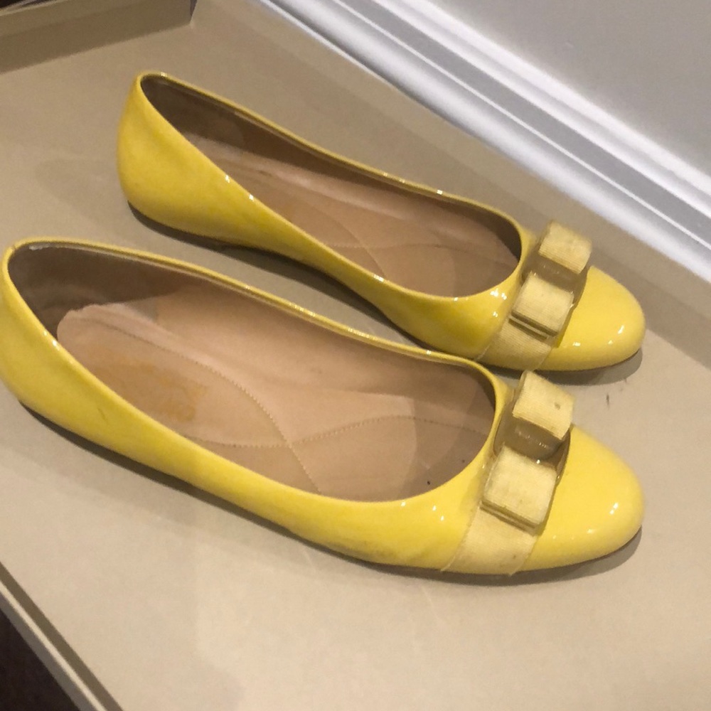 Ferragamo yellow patent Vara bow flat shoes 9.5 B